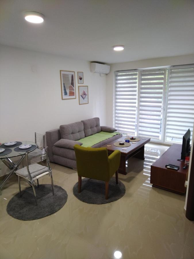 Apartman "N" Srebrno Jezero Ostrovo 외부 사진